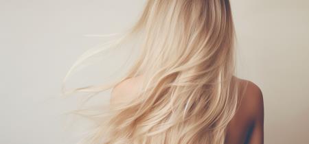 Capelli decolorati: come idratarli e prevenire i danni