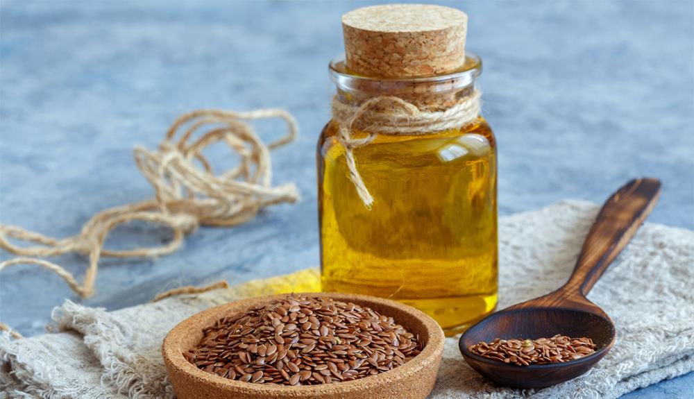 Olio di semi di lino per capelli: usi e benefici